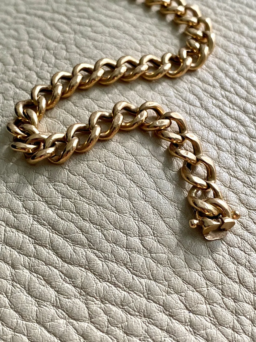 1932 Puffed curb link bracelet in 18k gold - by Gustaf Möllenborg - 8.25inch length