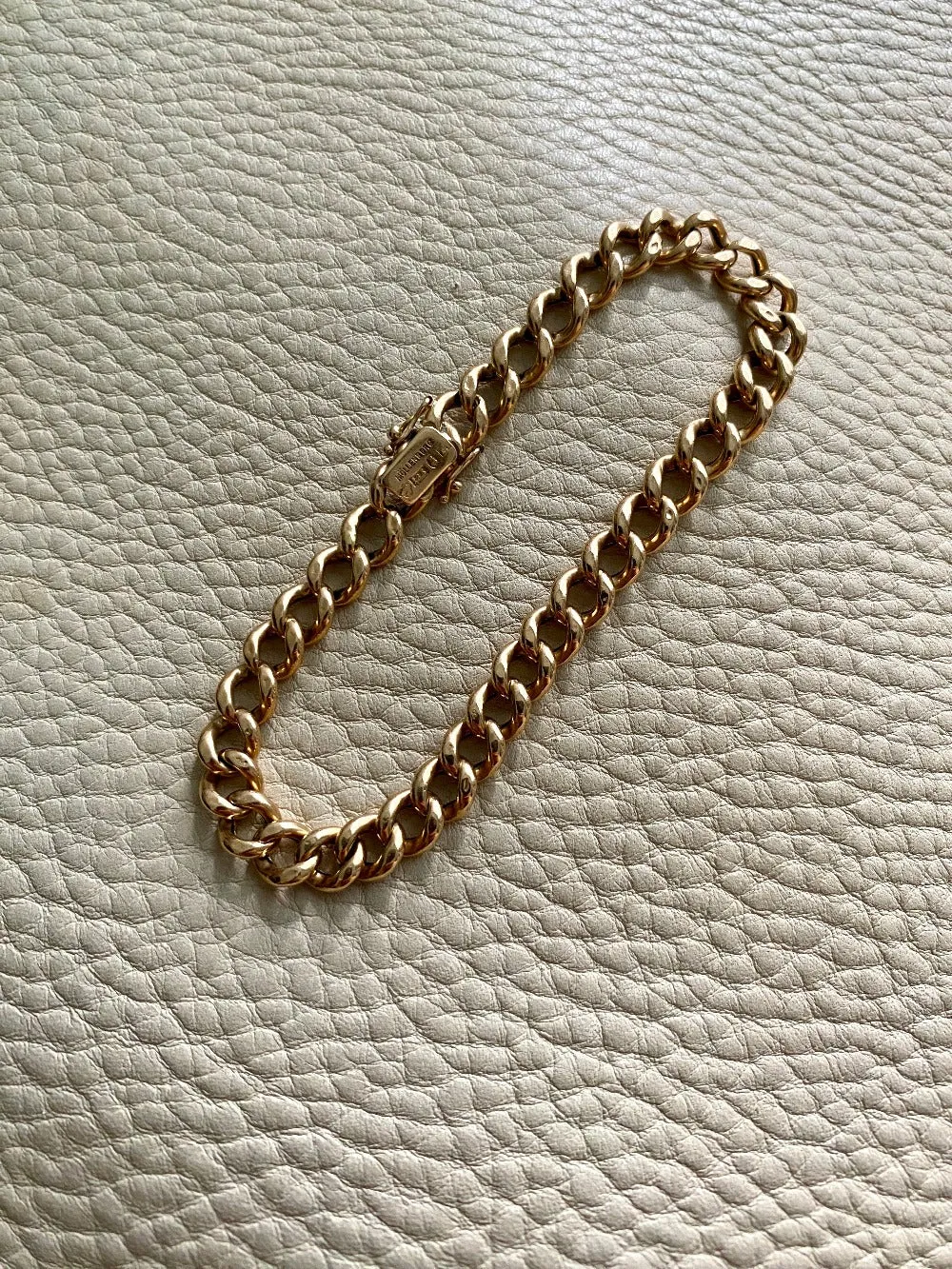 1932 Puffed curb link bracelet in 18k gold - by Gustaf Möllenborg - 8.25inch length