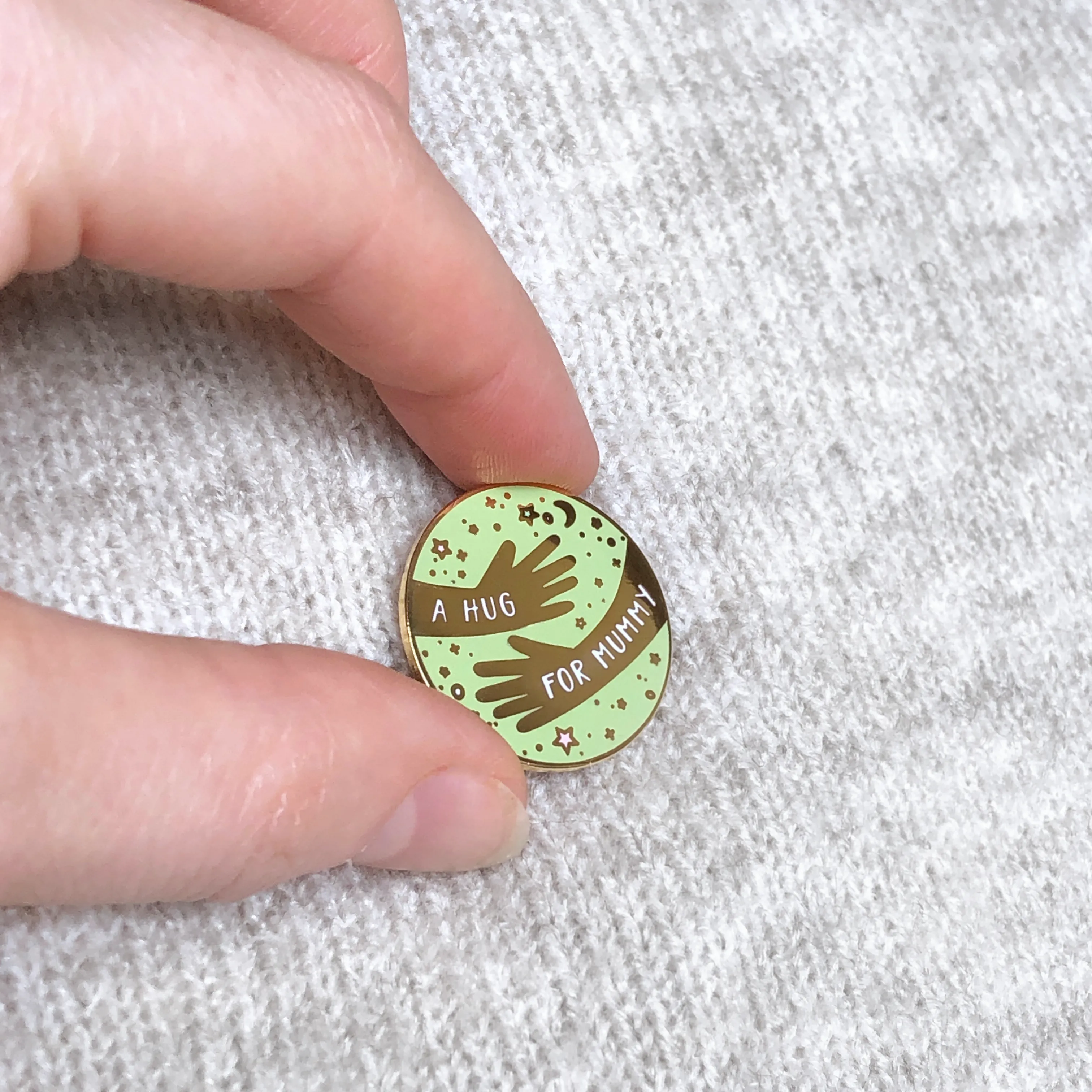 A Hug For Mummy Enamel Lapel Pin Badge