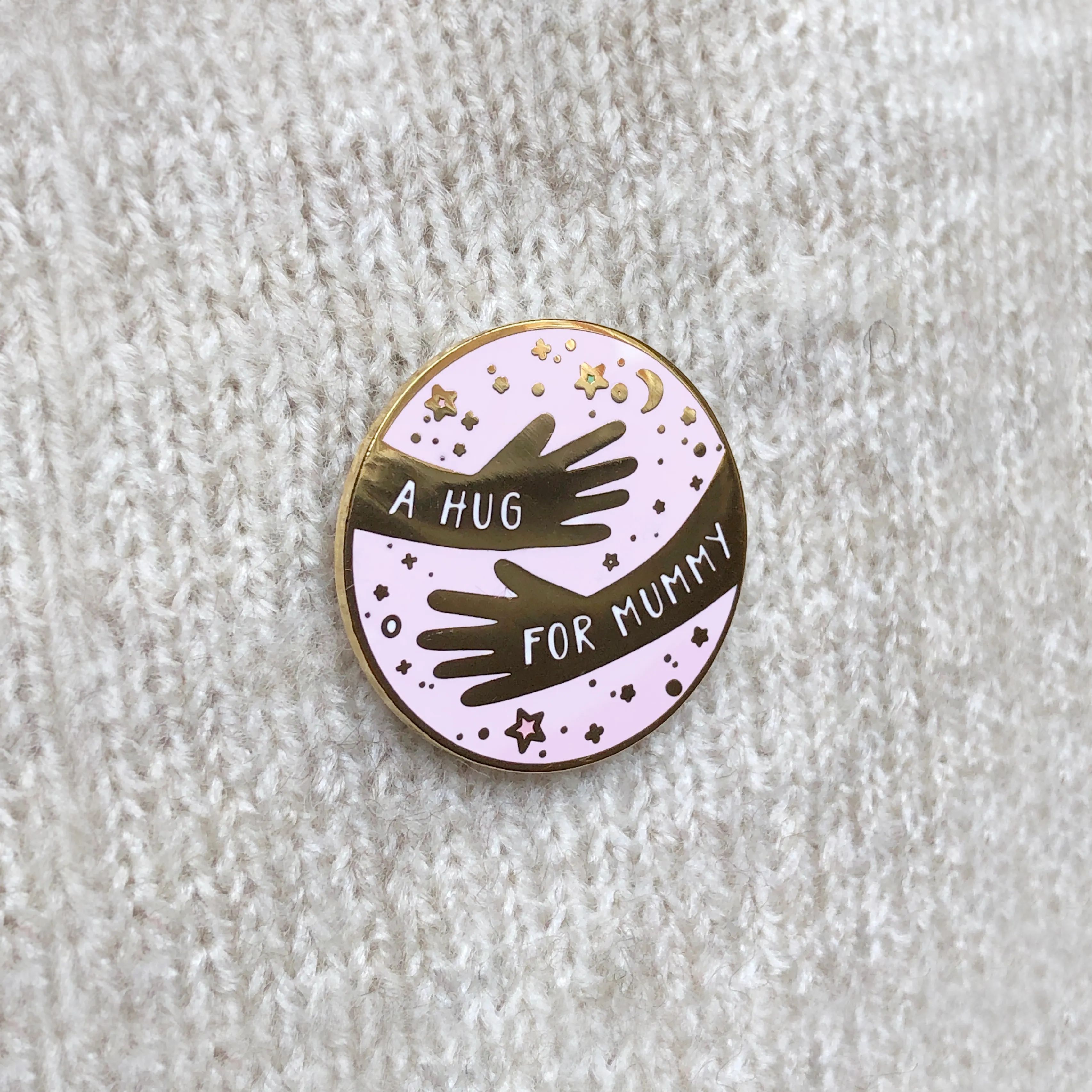 A Hug For Mummy Enamel Lapel Pin Badge