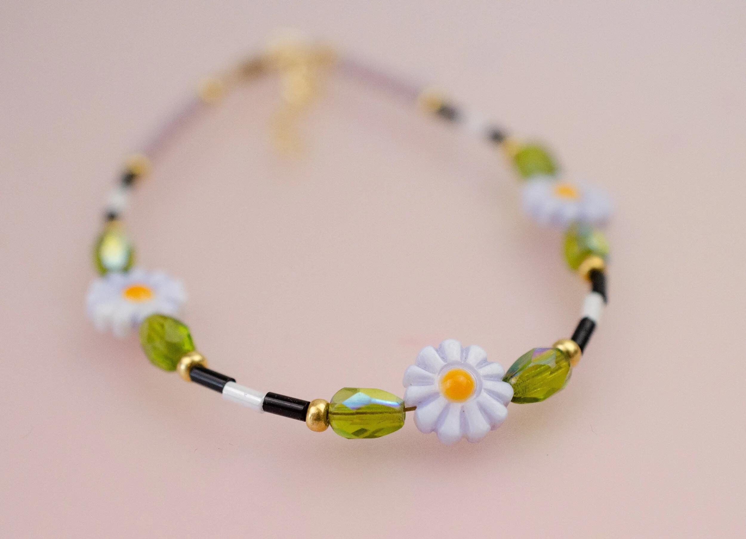 Beaded flower bracelet, purple flower bracelet, floral bracelet, Flower Charm Bracelet, handmade beaded bracelet,Dainty Bracelet,
