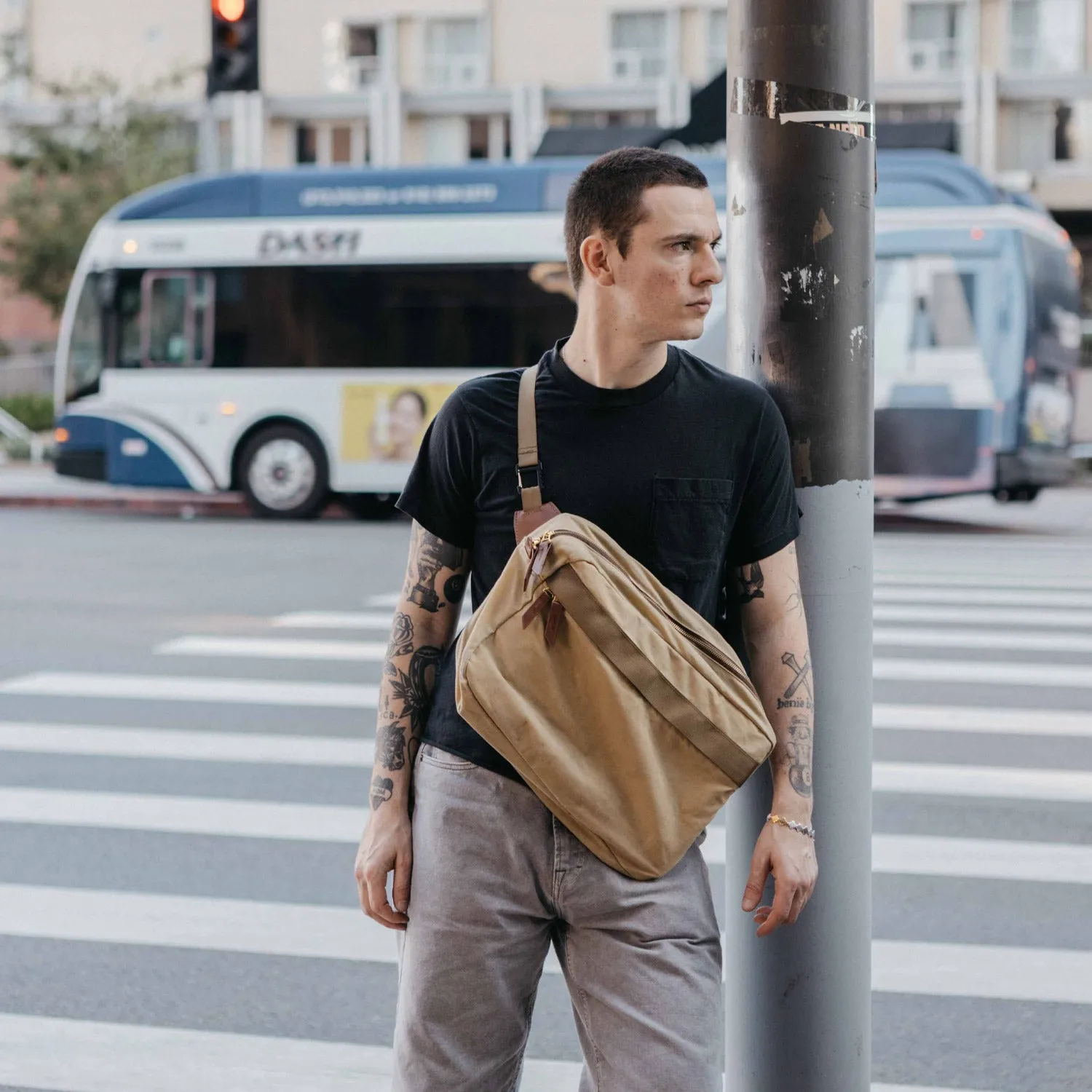 Canyon Crossbody Large - Onyx Waxed Canvas