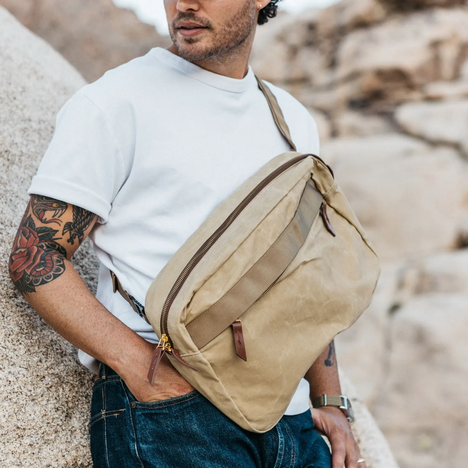 Canyon Crossbody Large - Onyx Waxed Canvas