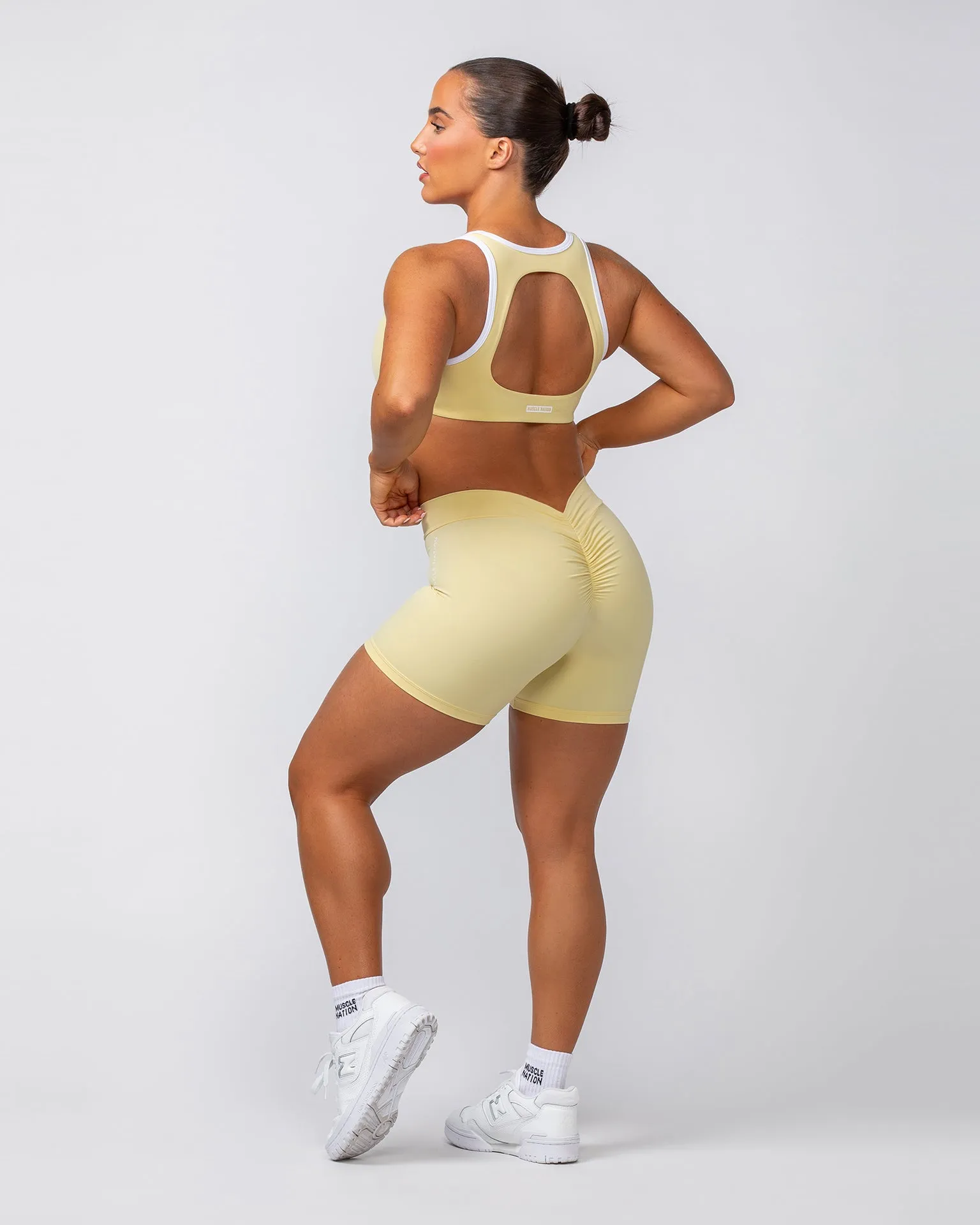 Deep Scrunch Midway Shorts - Panna Cotta