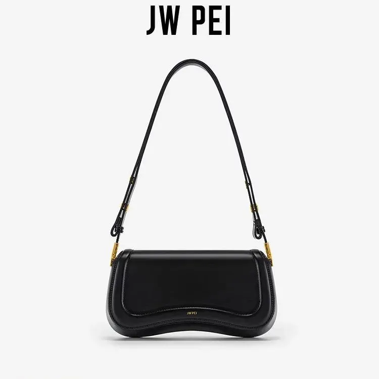 Elegant Crossbody Bag with Sleek Minimalist Design Retro Underarm Saddle Handbag