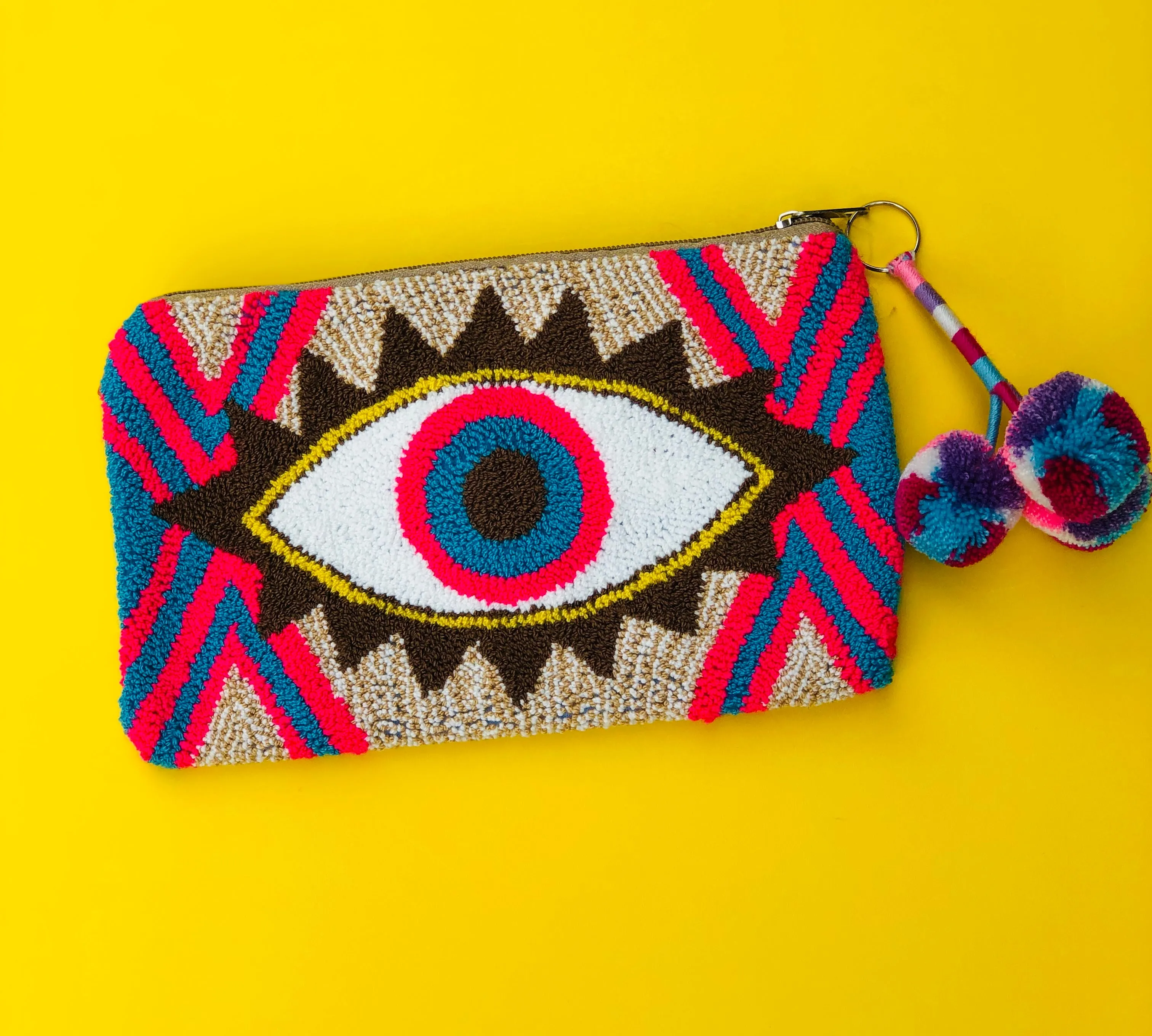 Fuzzy Wayuu Ojitos Wrislet Clutch