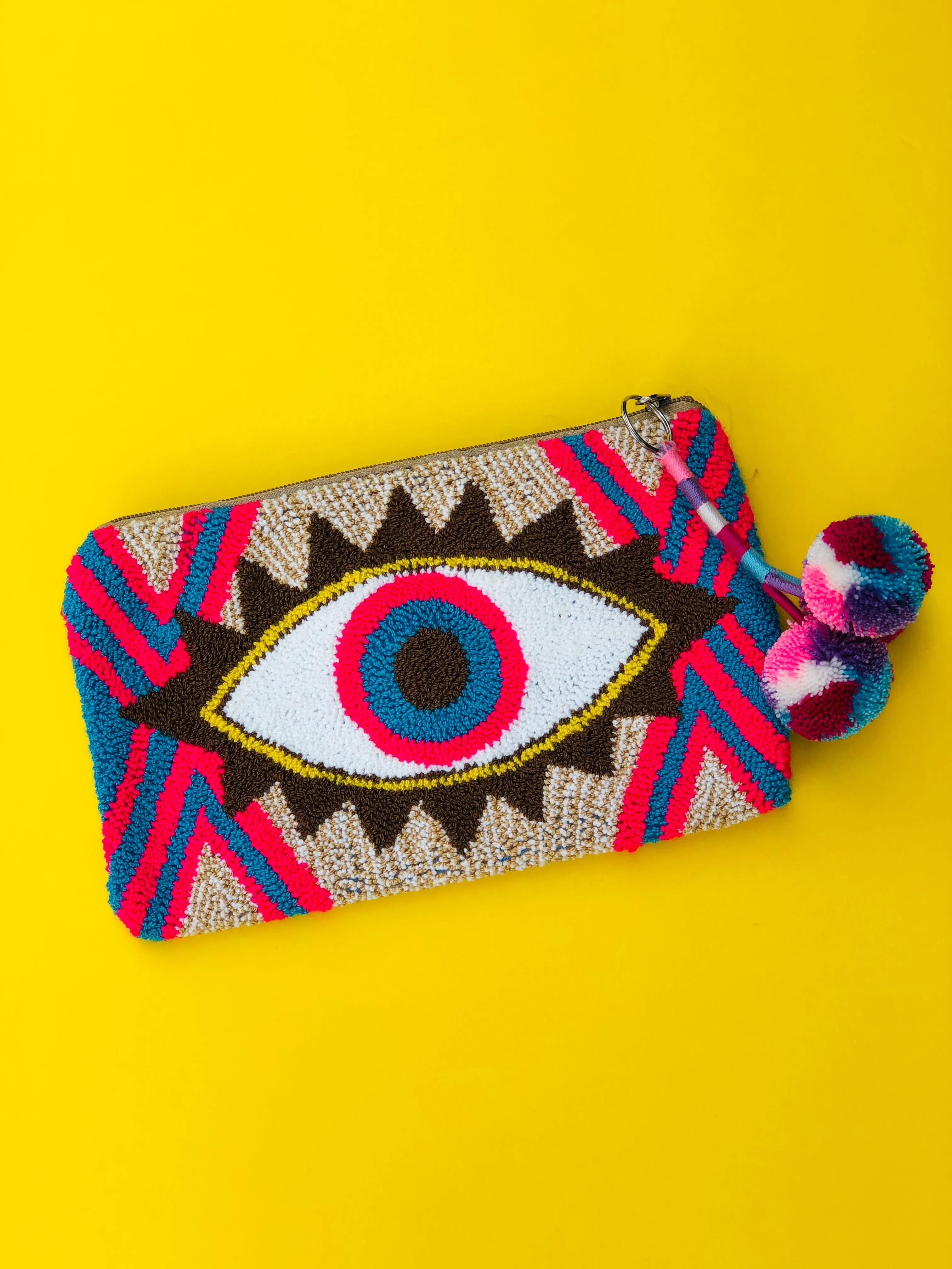 Fuzzy Wayuu Ojitos Wrislet Clutch