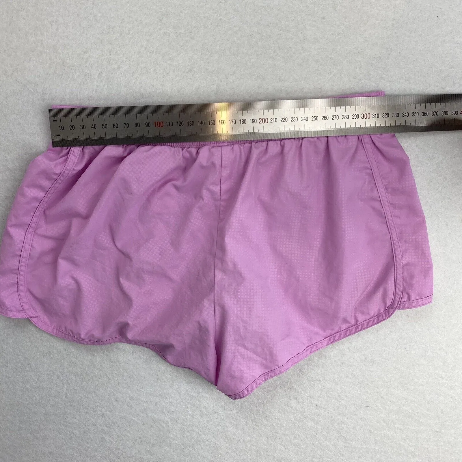 H&M Sport Womes Pink Activewear Shorts Size 4 US