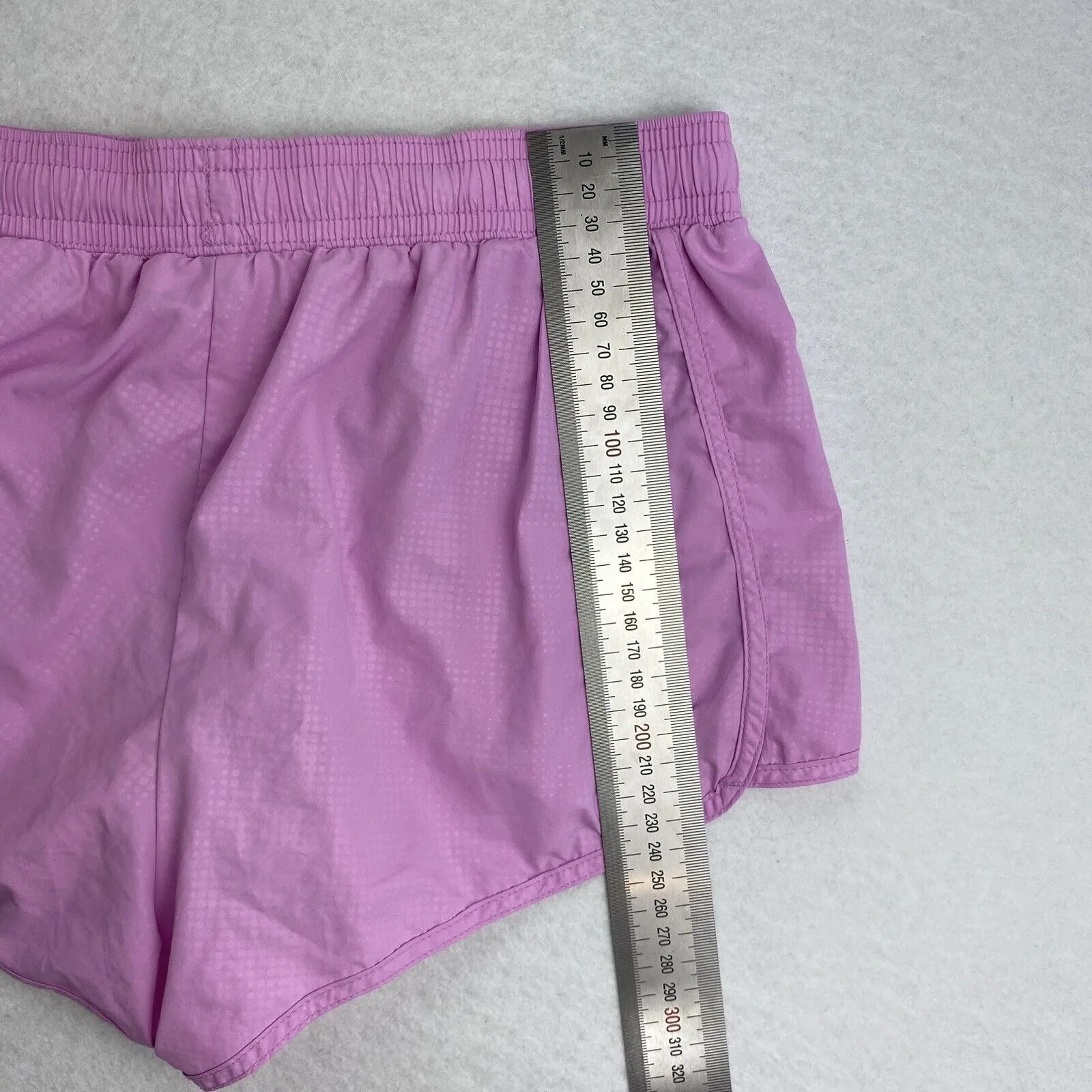 H&M Sport Womes Pink Activewear Shorts Size 4 US
