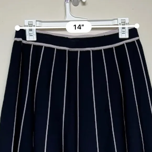 J LINDEBERG BAY KNITTED LADIES GOLF SKIRT NAVY SIZE MEDIUM