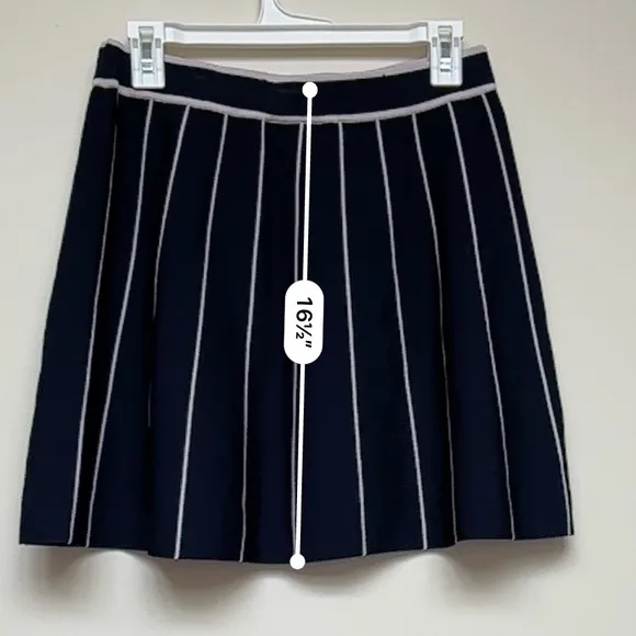 J LINDEBERG BAY KNITTED LADIES GOLF SKIRT NAVY SIZE MEDIUM