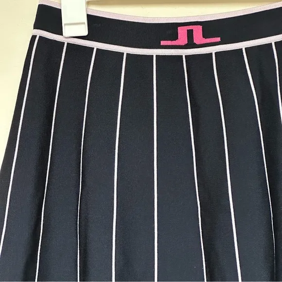 J LINDEBERG BAY KNITTED LADIES GOLF SKIRT NAVY SIZE MEDIUM