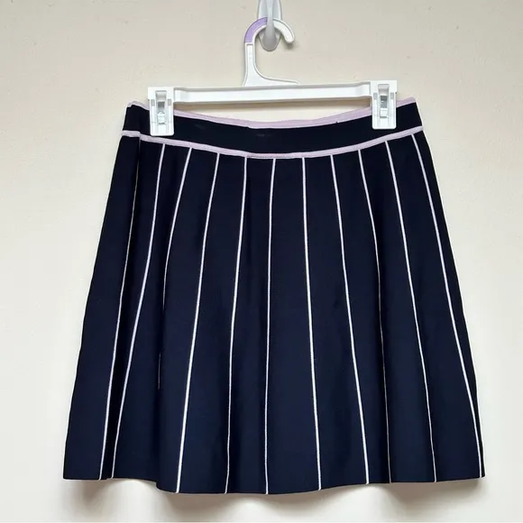 J LINDEBERG BAY KNITTED LADIES GOLF SKIRT NAVY SIZE MEDIUM
