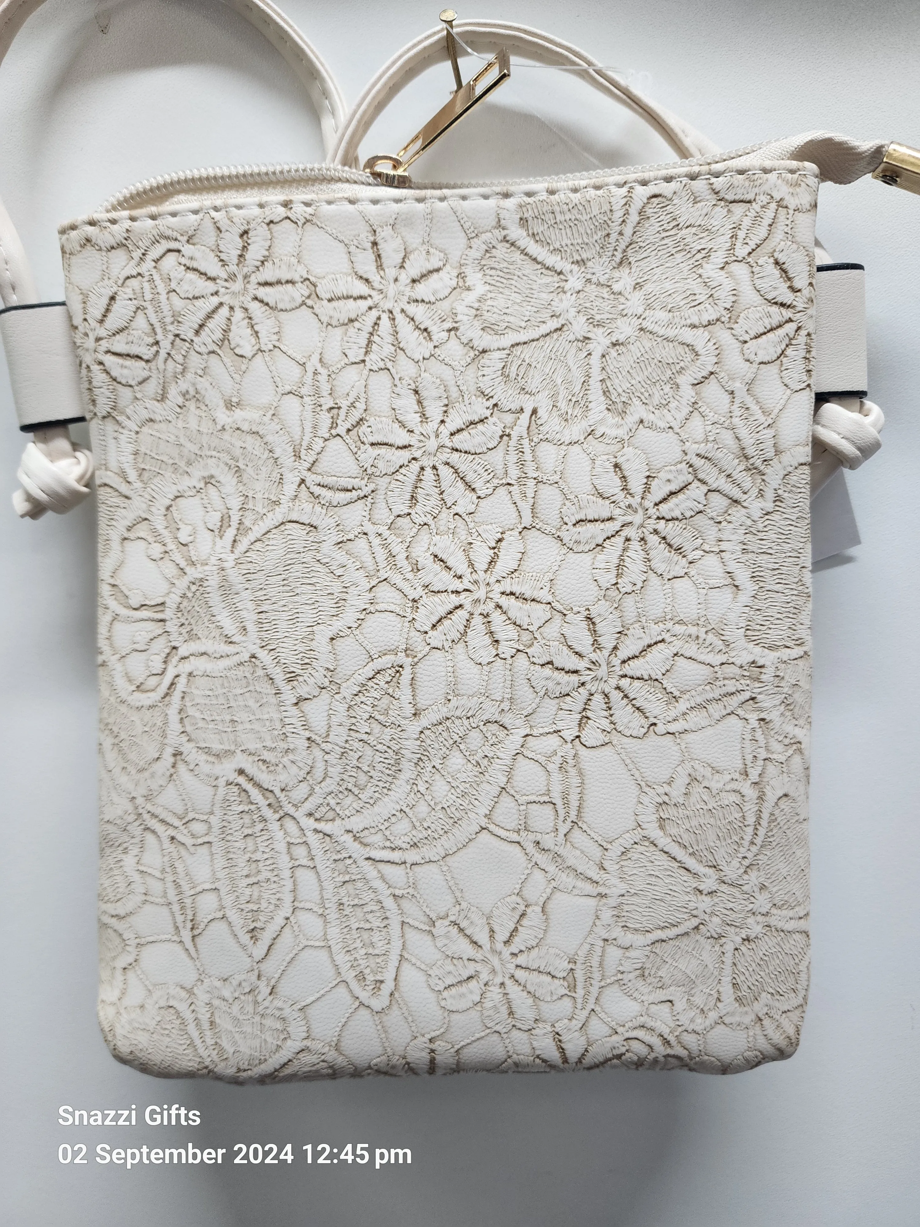 Lace emboss Phone Bag Ivory