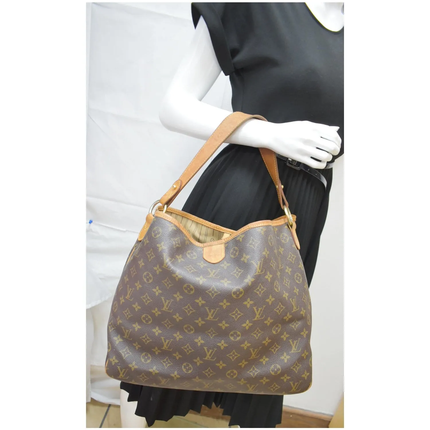 LOUIS VUITTON Delightful MM Monogram Canvas Shoulder Bag Brown