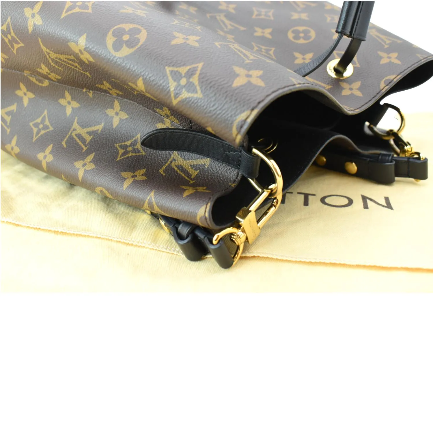 LOUIS VUITTON NeoNoe MM Monogram Canvas Shoulder Bag Brown
