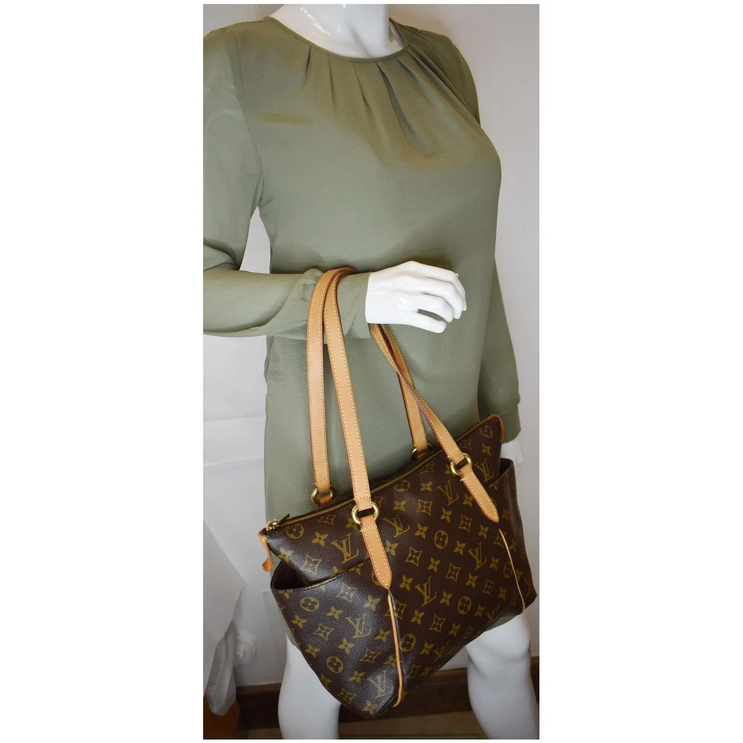 LOUIS VUITTON Totally PM Monogram Canvas Shoulder Bag Brown