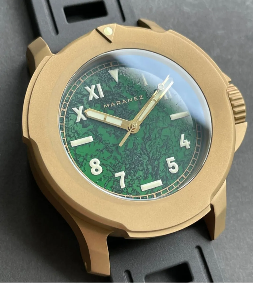 Maranez Bangla 44mm brass moss agate stone California