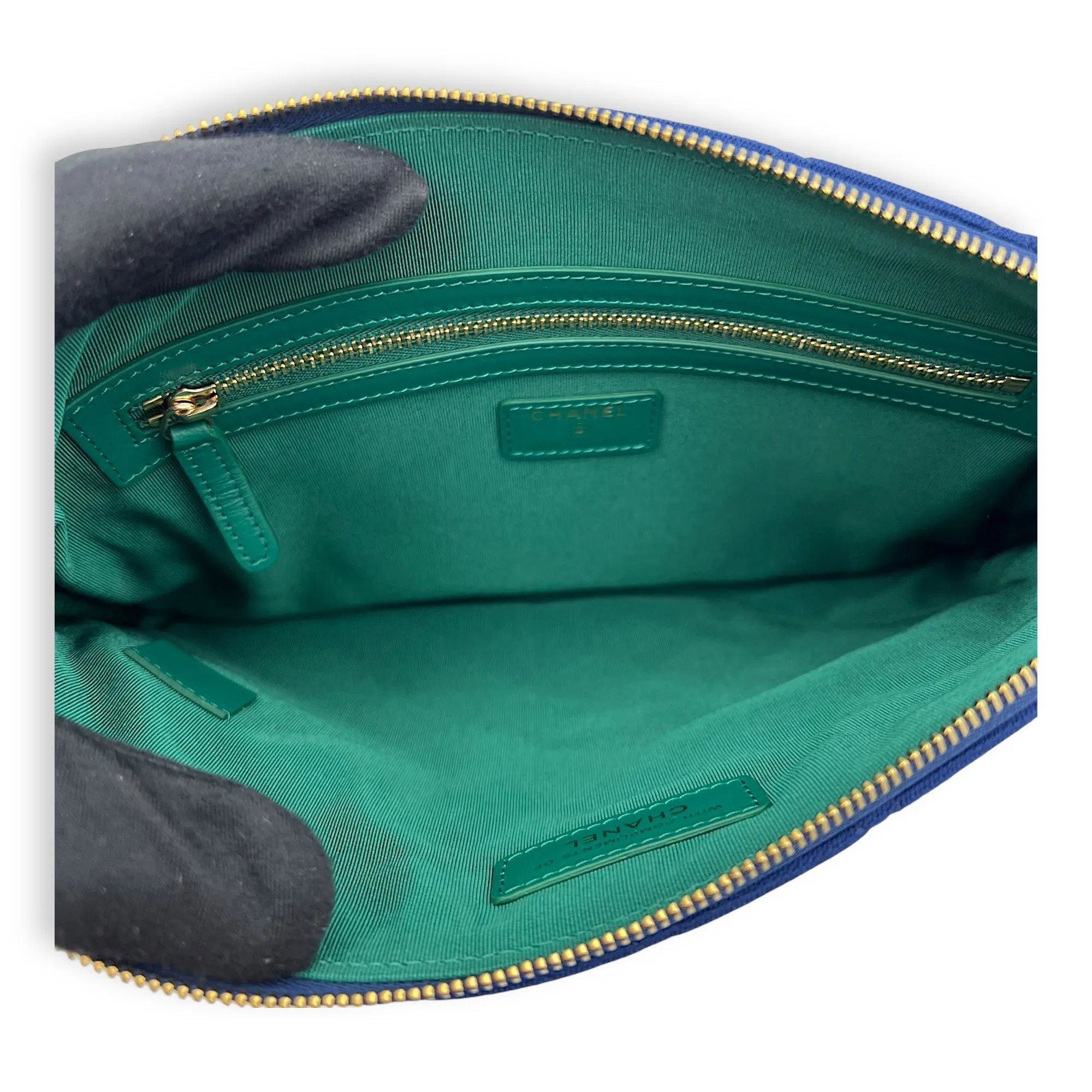 O Case Clutch Blue in Jersey, Gold hardware