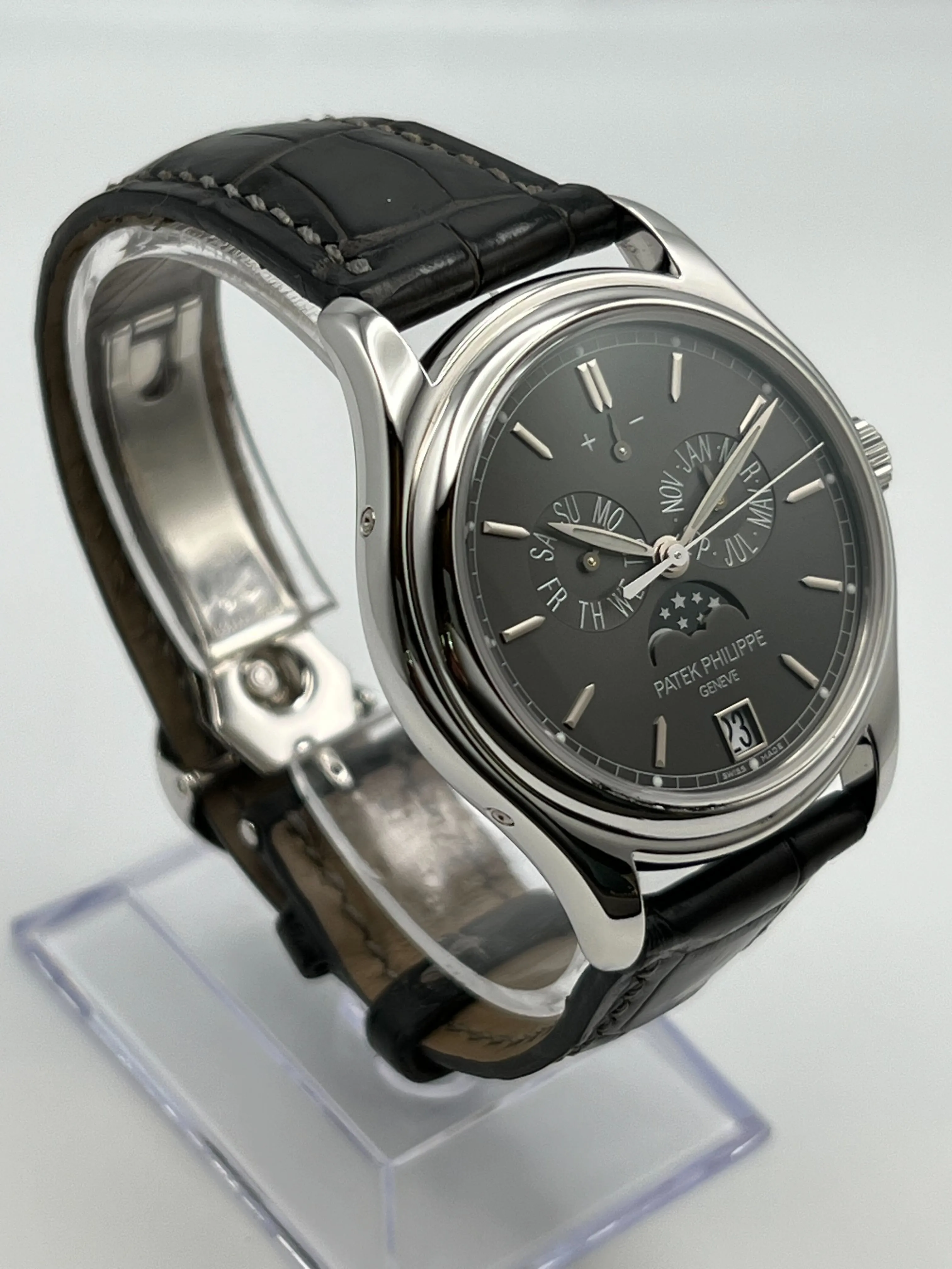 PP Luxury Watches Complications 5146P-001 Annual Calendar Platinum Grey Dial (2017)