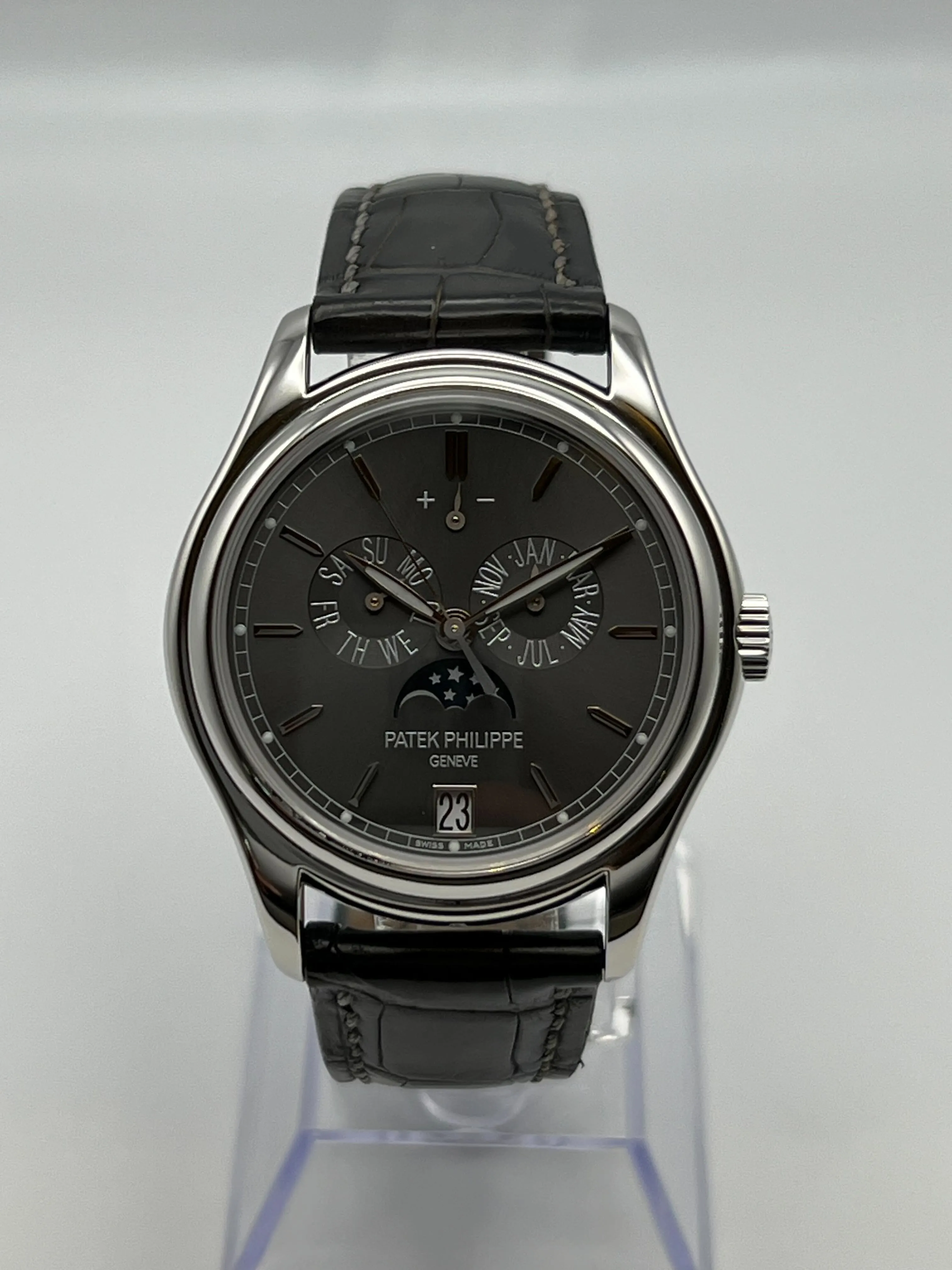 PP Luxury Watches Complications 5146P-001 Annual Calendar Platinum Grey Dial (2017)