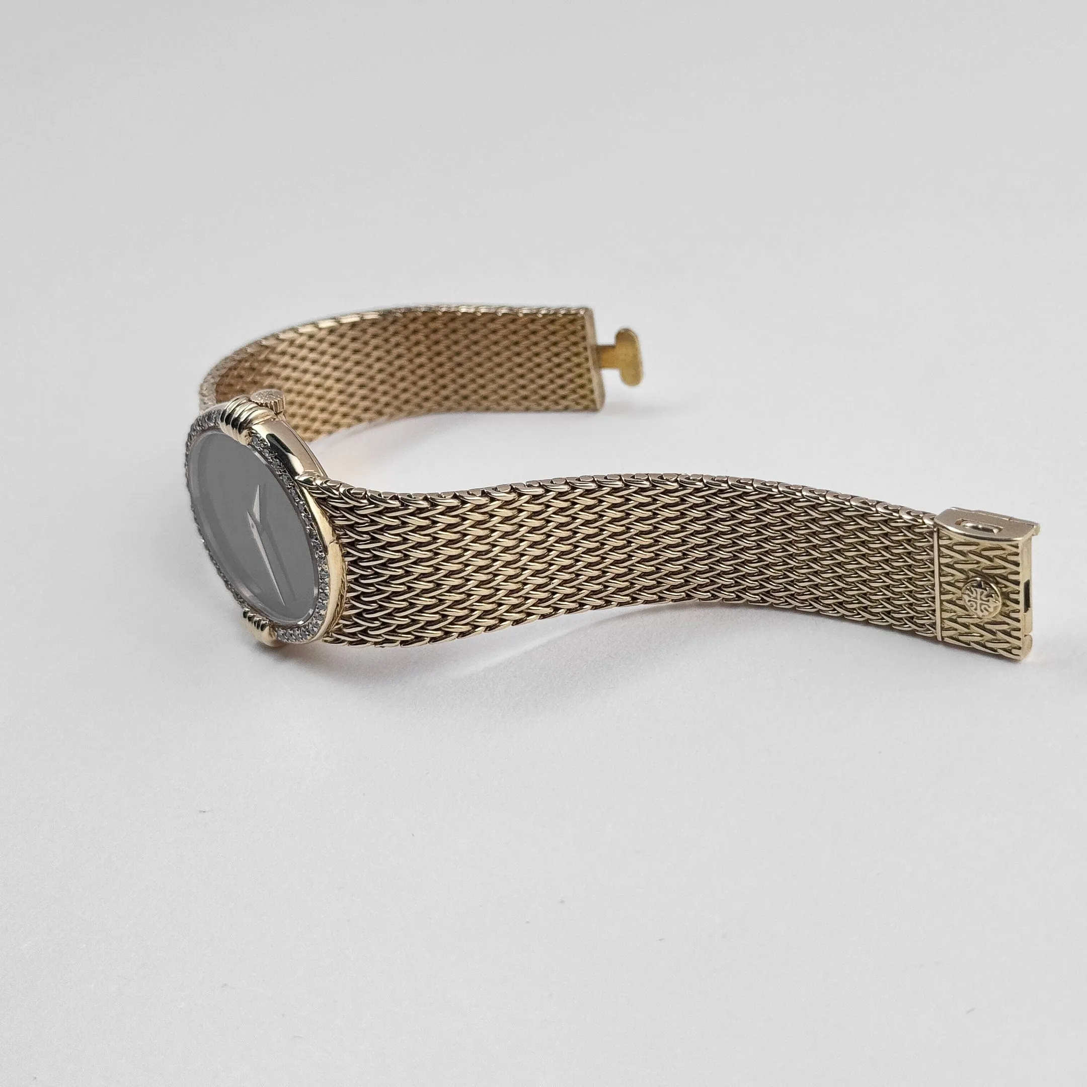 PP Luxury Watches Ellipse Vintage Yellow Gold Black Onyx Dial Diamond Bezel