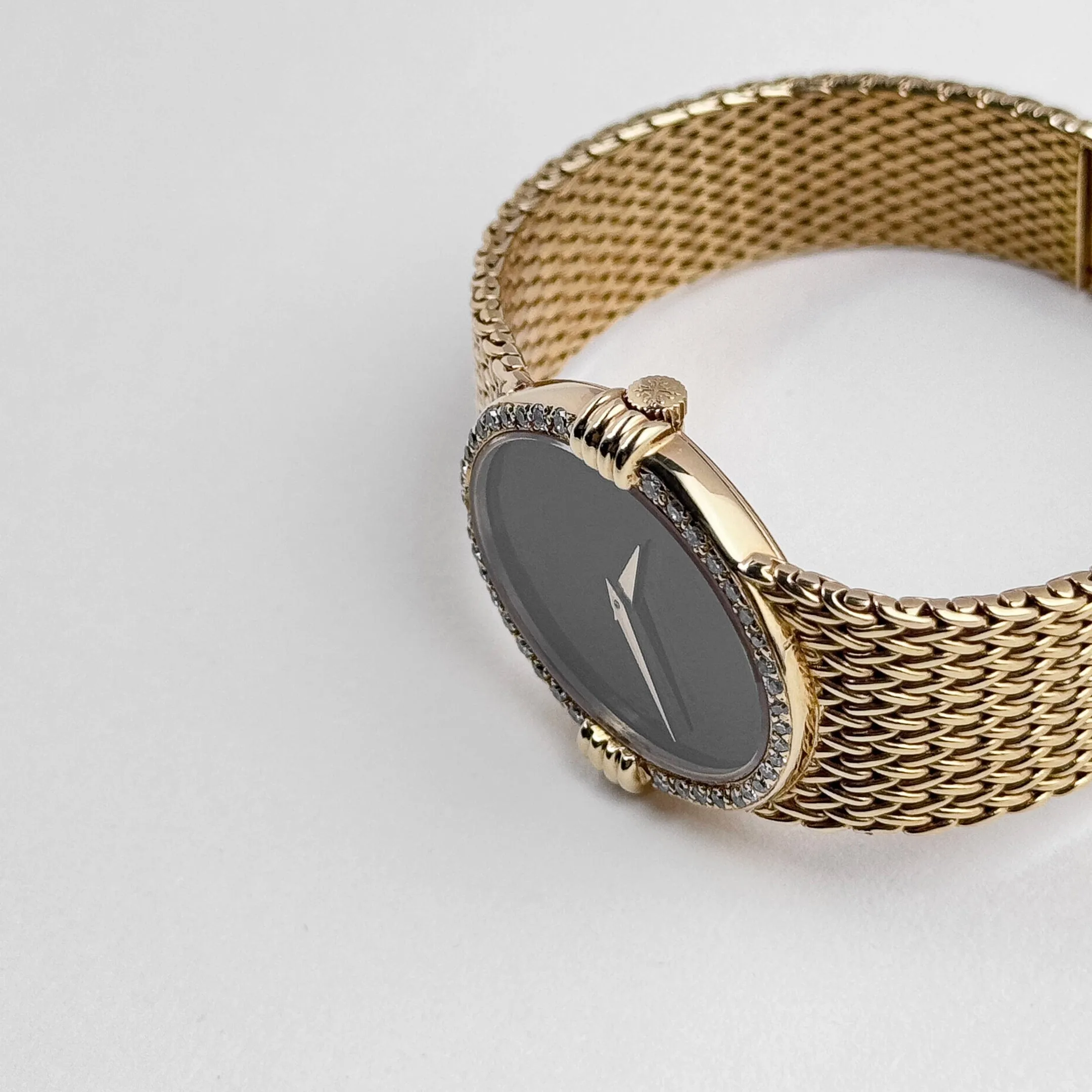PP Luxury Watches Ellipse Vintage Yellow Gold Black Onyx Dial Diamond Bezel