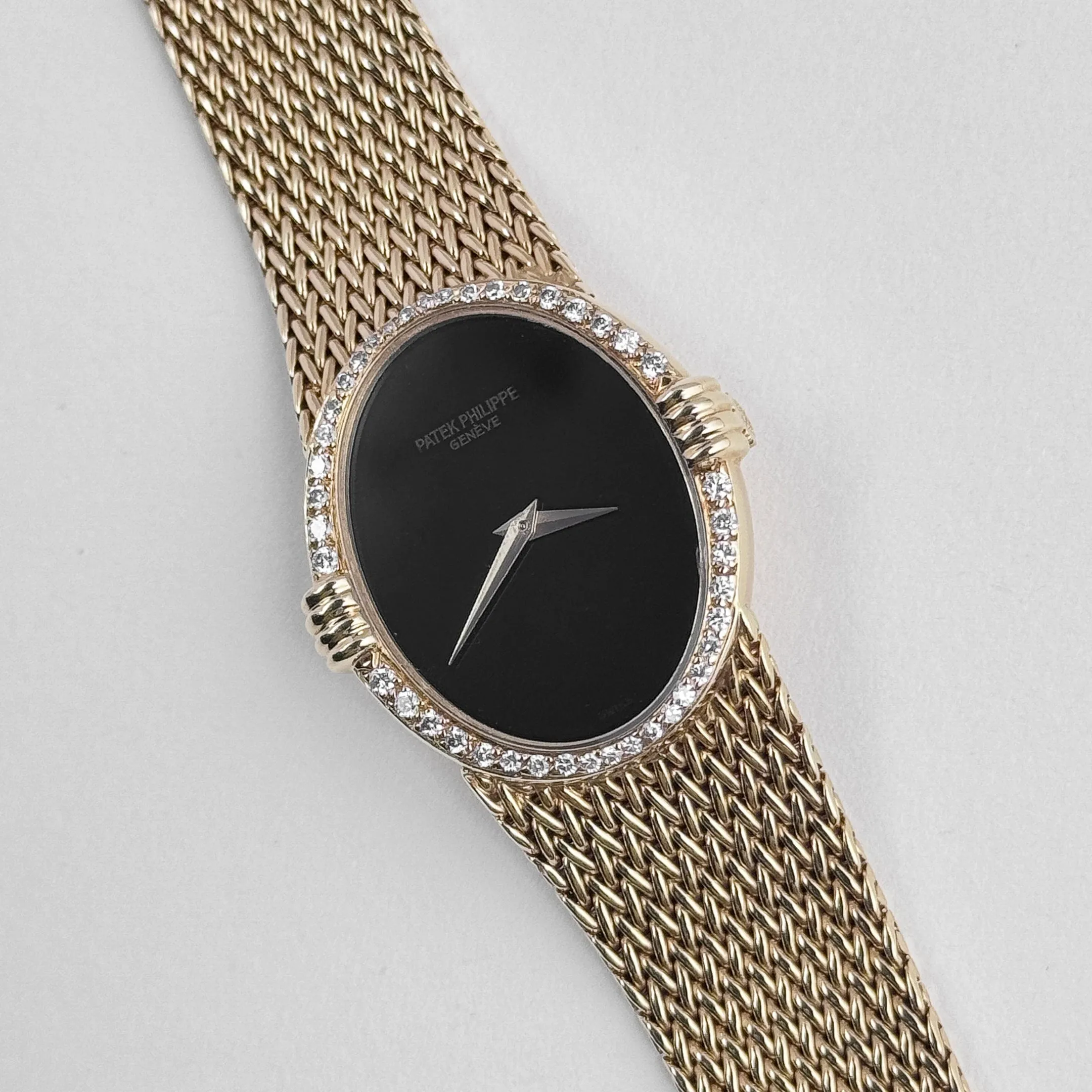 PP Luxury Watches Ellipse Vintage Yellow Gold Black Onyx Dial Diamond Bezel