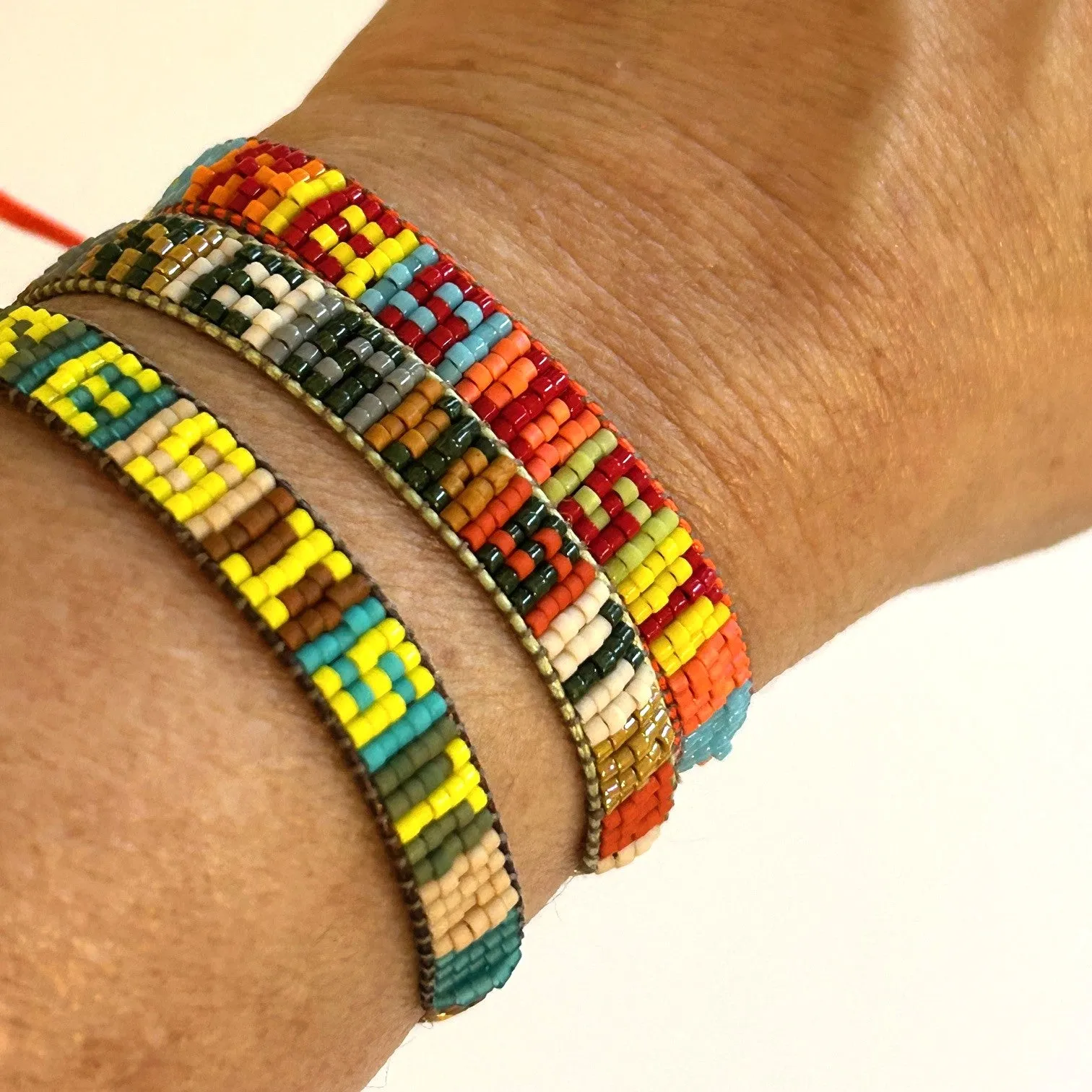 RESIST Bead Bracelet Pack of 12 units