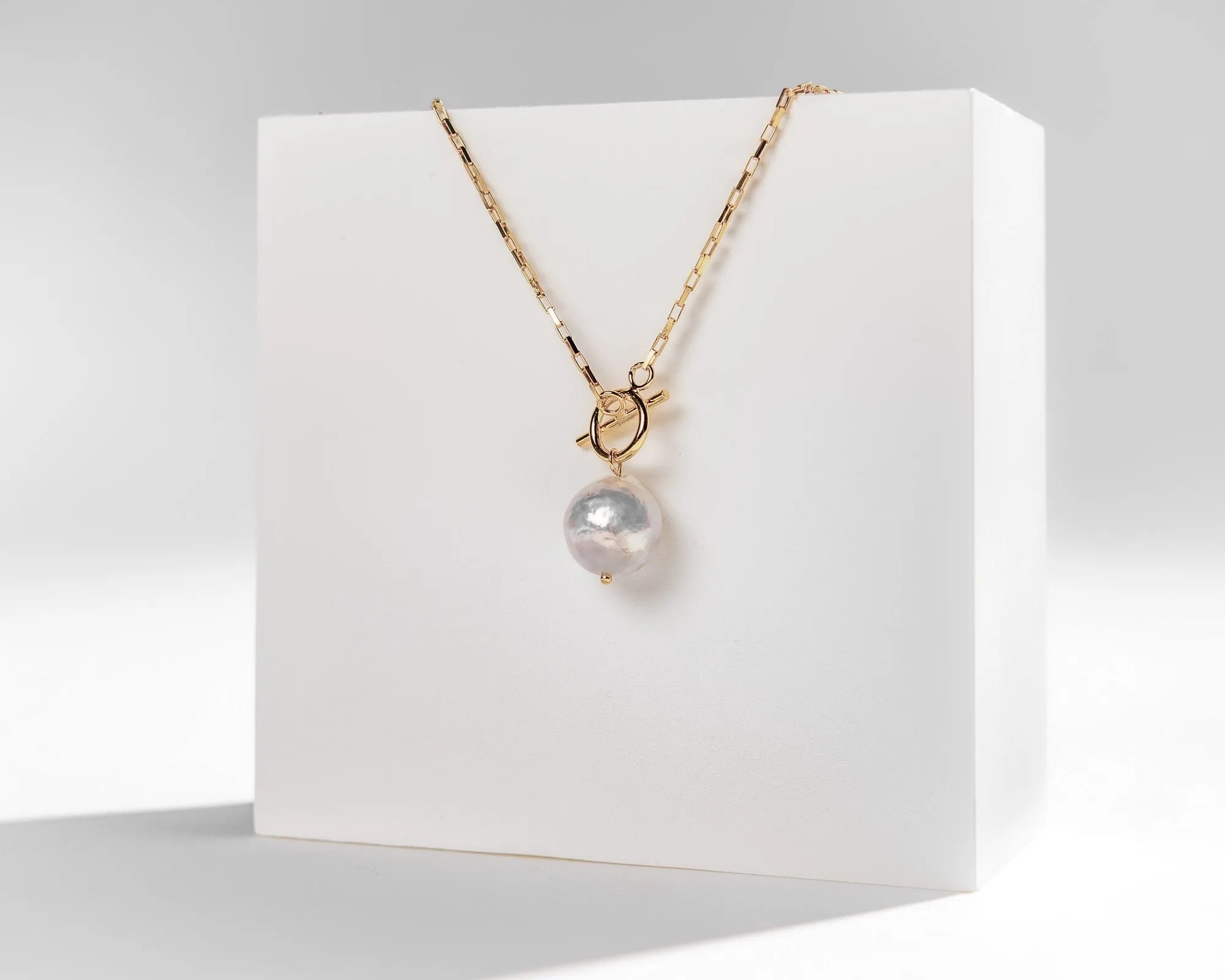 SEFFI - Rectangle link chain baroque pearl toggle necklace, gold large box chain French street style statement pearl bride wedding bridal