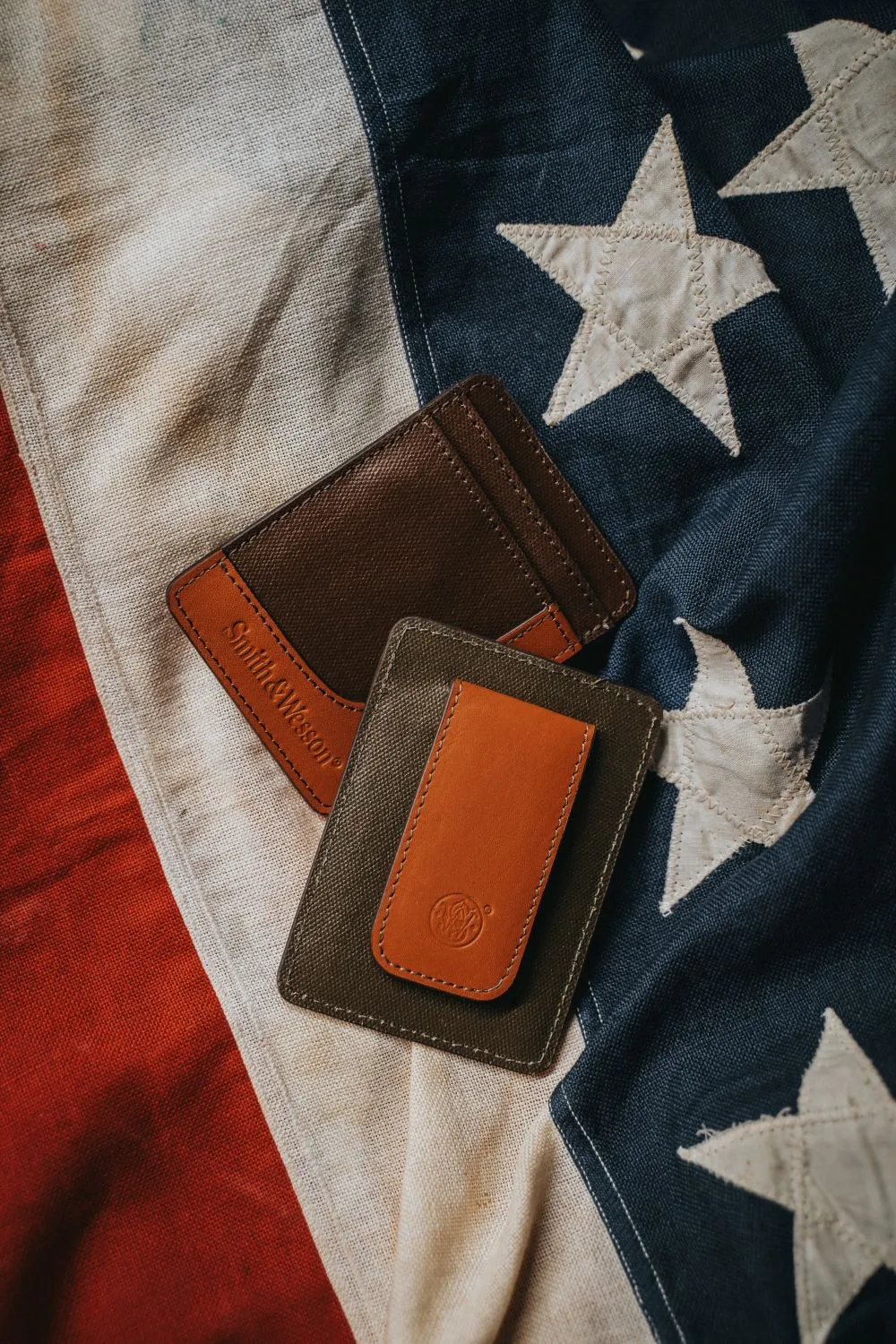 Smith & Wesson Wax Canvas Men's Wallet with Money Clip