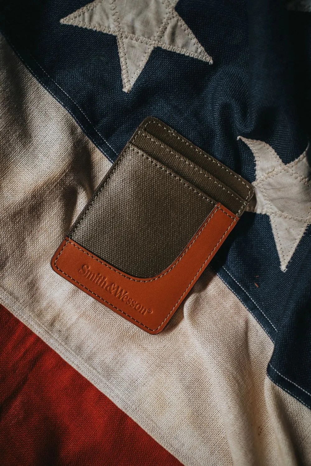 Smith & Wesson Wax Canvas Men's Wallet with Money Clip