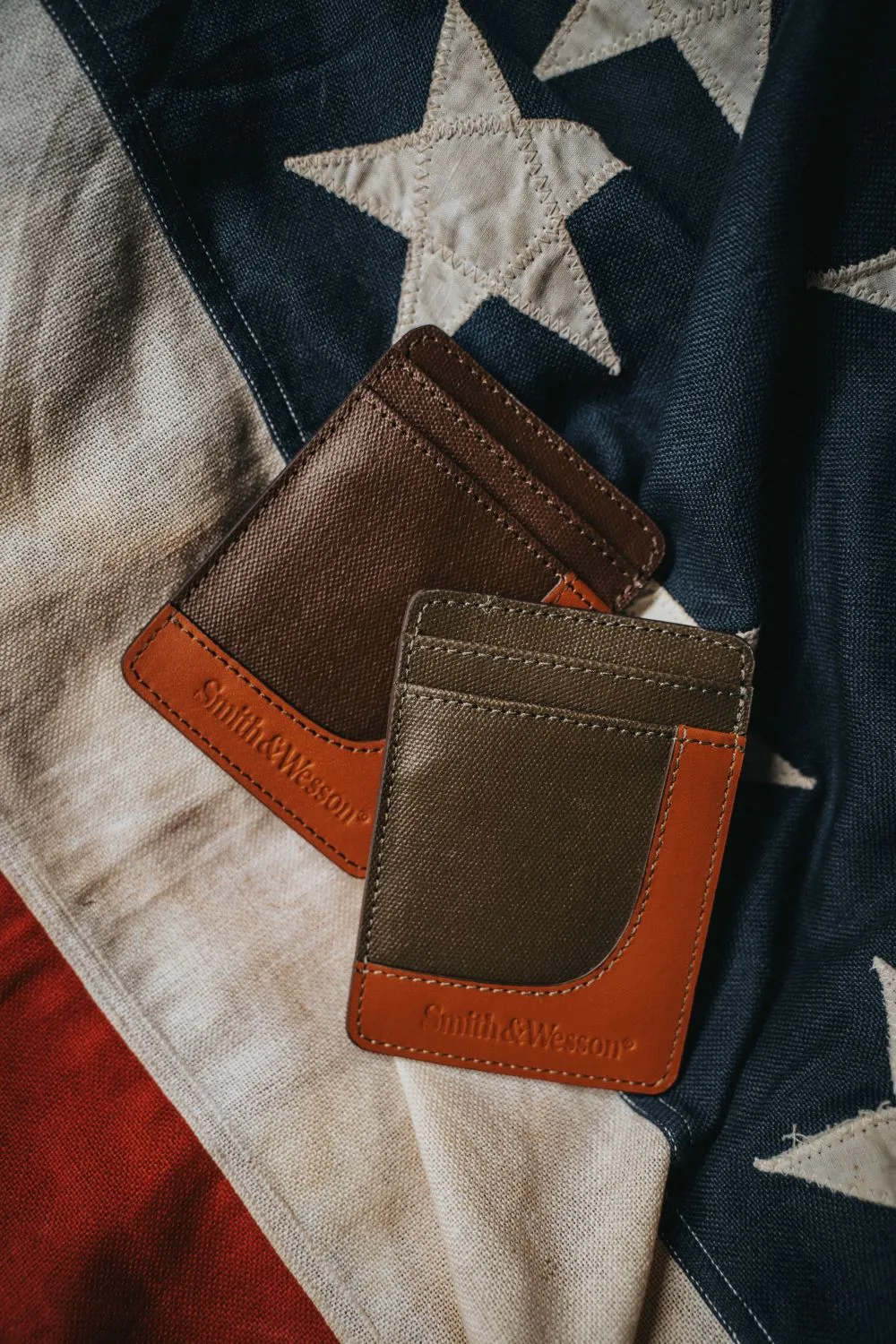 Smith & Wesson Wax Canvas Men's Wallet with Money Clip