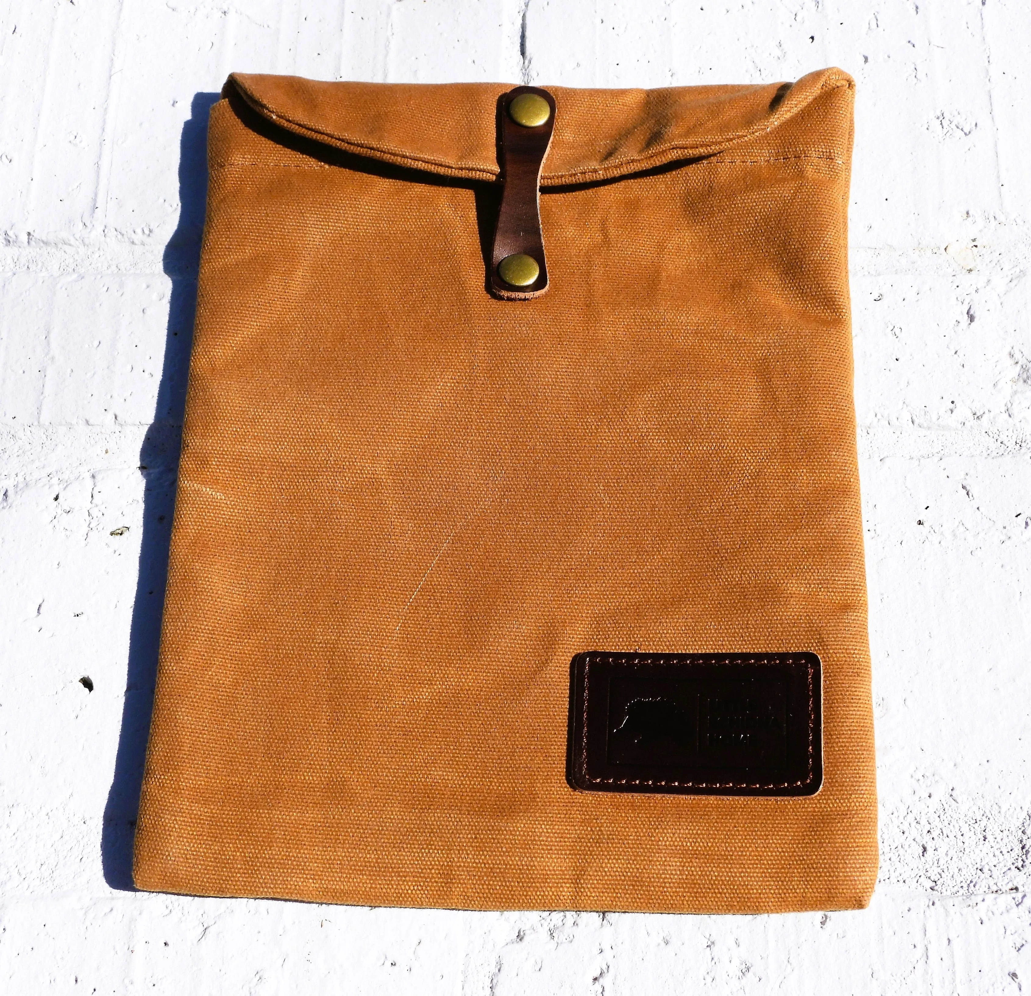 Waxed Canvas - Padded Sleeve (18cm W x 24cm L)