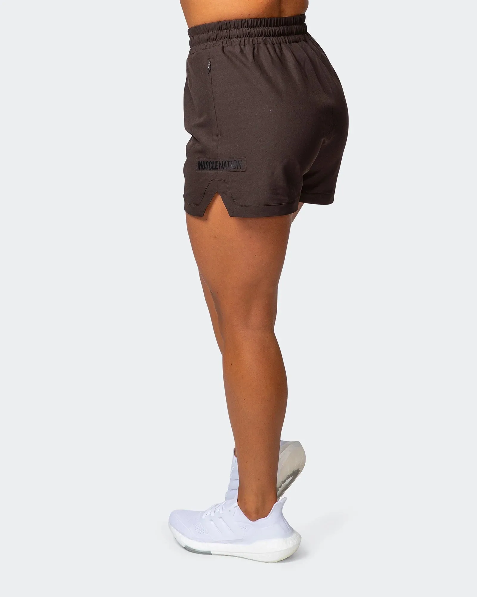 WOMENS ELEVATE ACTIVE SHORTS Cocoa